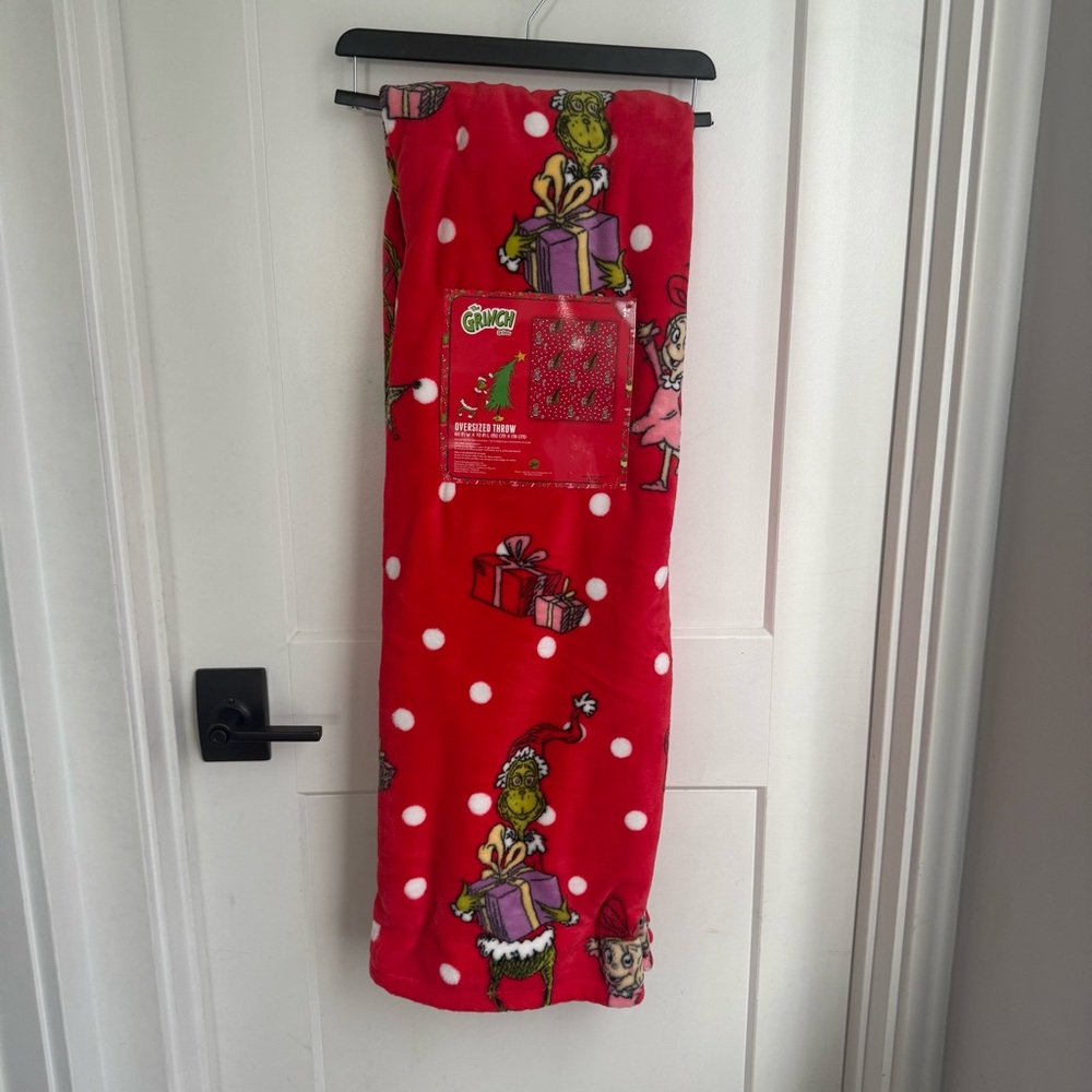 Grinch Plush Oversized Christmas Holiday Gift Blanket  Max CindyTree Red NEW